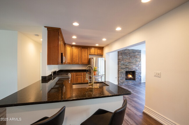 Building Photo - 2532 E Highland Ave