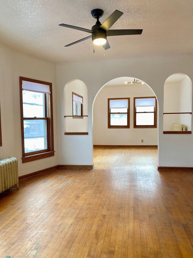 Building Photo - 835 Margaret St