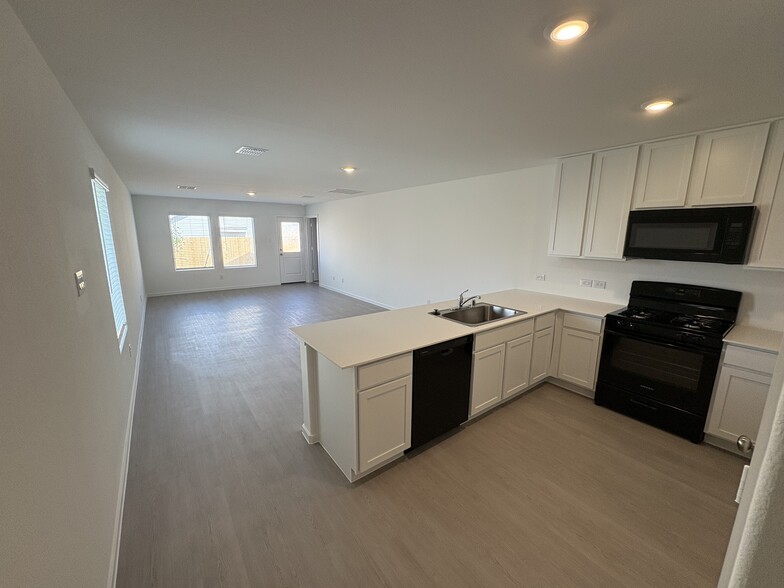 Building Photo - 11736 Marcellus Way