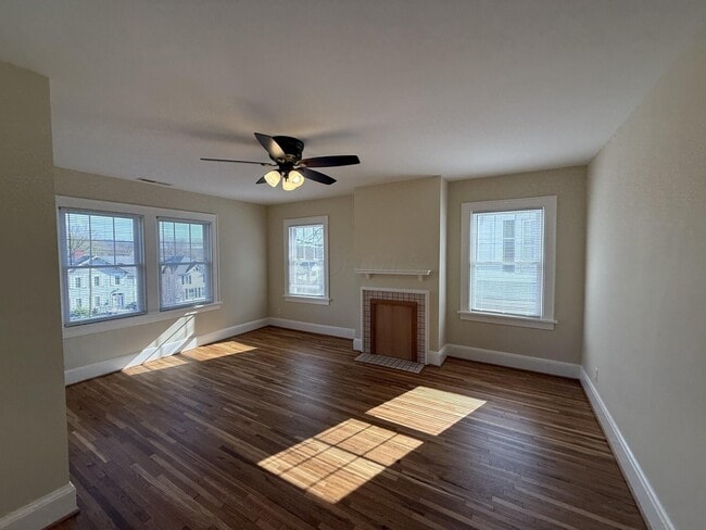 Building Photo - 324 E Main St