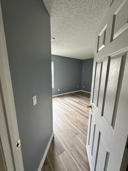 Building Photo - 1645 Anna Catherine Dr