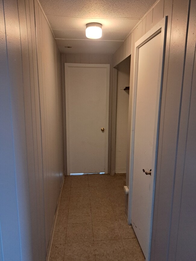 Building Photo - 64 Dakota St