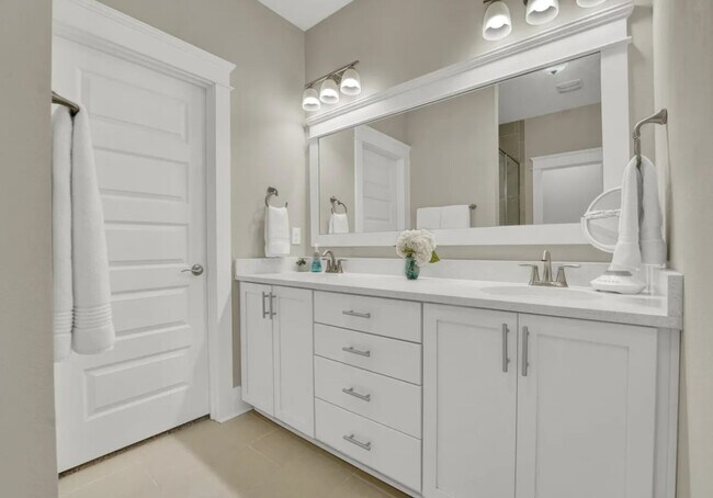 Building Photo - 50 Grande Pointe Dr