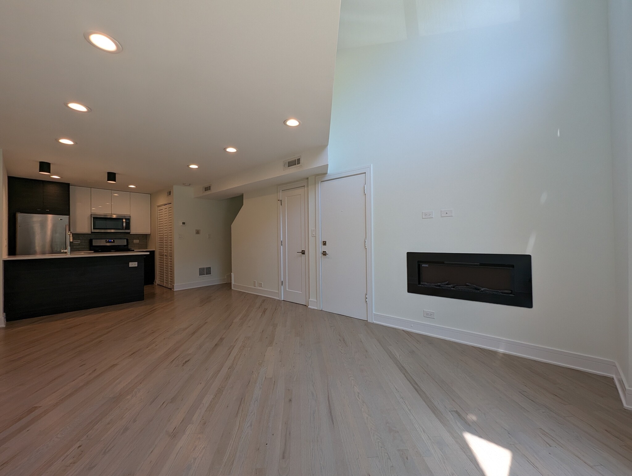 Building Photo - 932 W Grace St