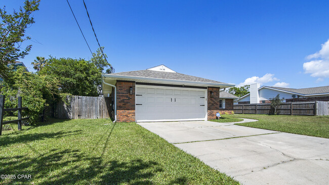 Building Photo - 1430 Tina Ave