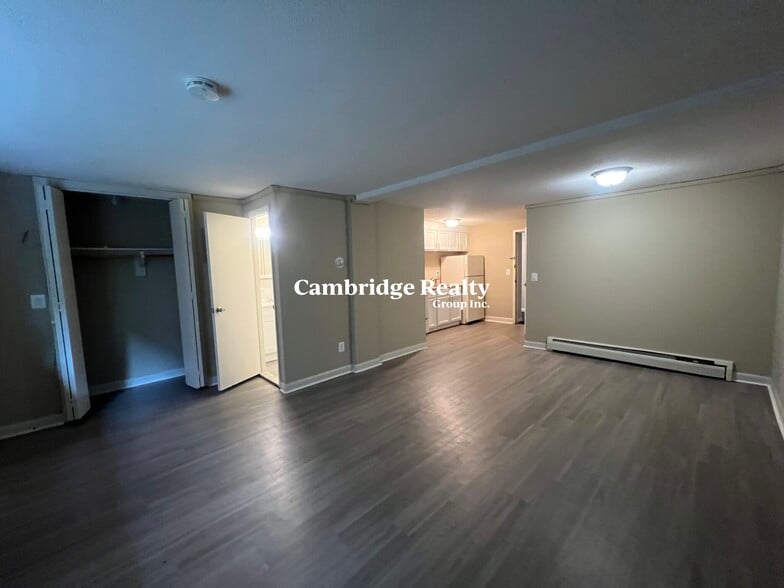 Building Photo - 376 Harvard St