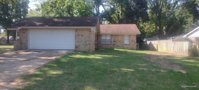 Primary Photo - 3415 Lynchburg St