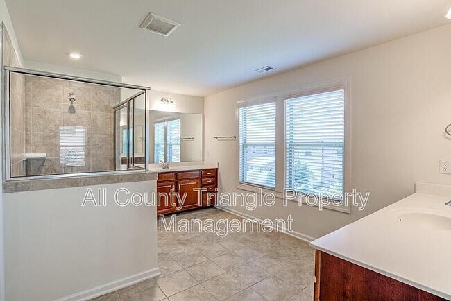 Building Photo - 728 Lampwick Ln