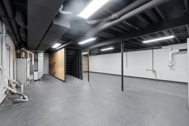 Building Photo - 709 Ann St