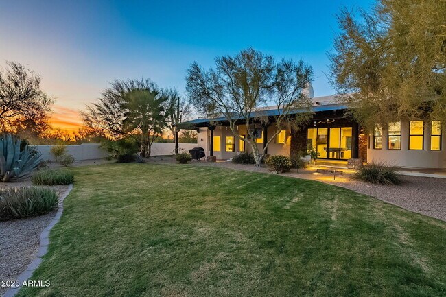 Building Photo - 7845 E Dynamite Blvd