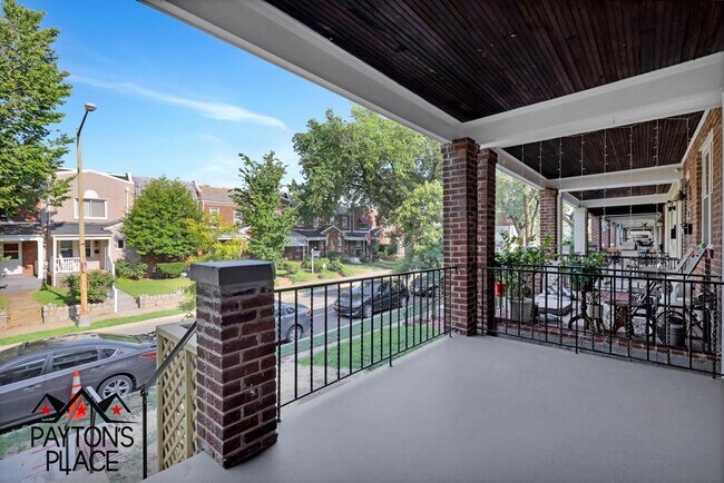 Building Photo - 332 19th St NE