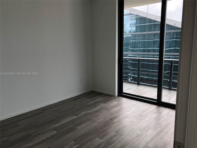 Building Photo - 801 S Miami Ave