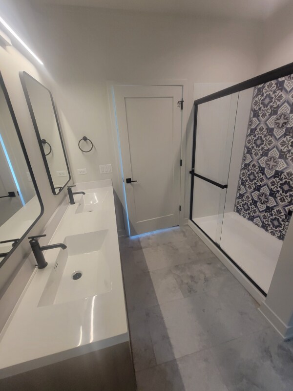 Building Photo - 302 W Liberty Dr