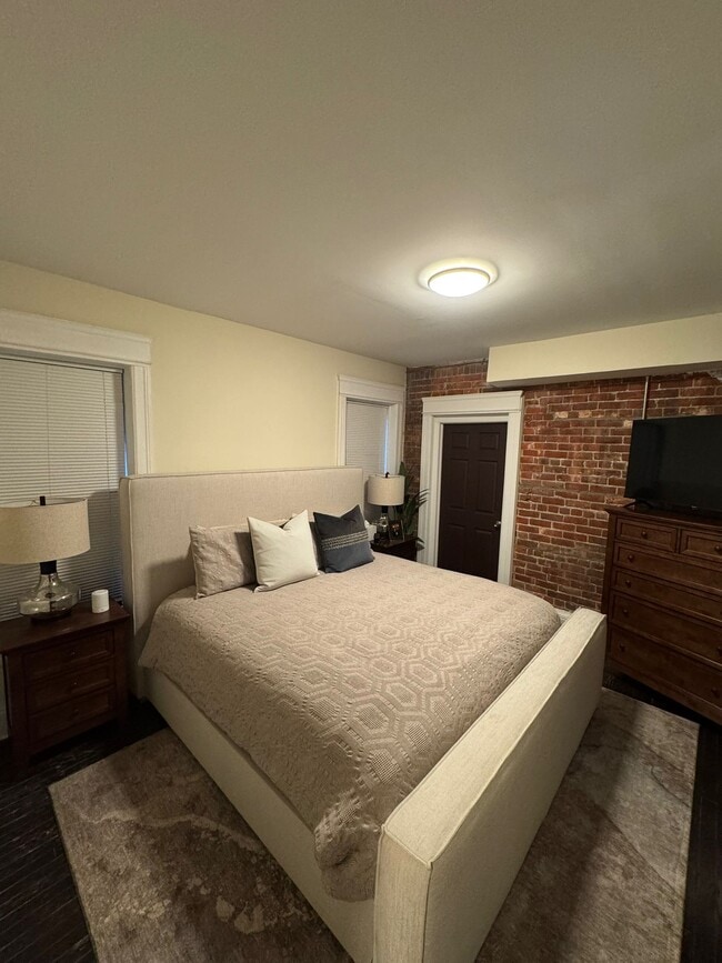 Building Photo - The Proy Apartments