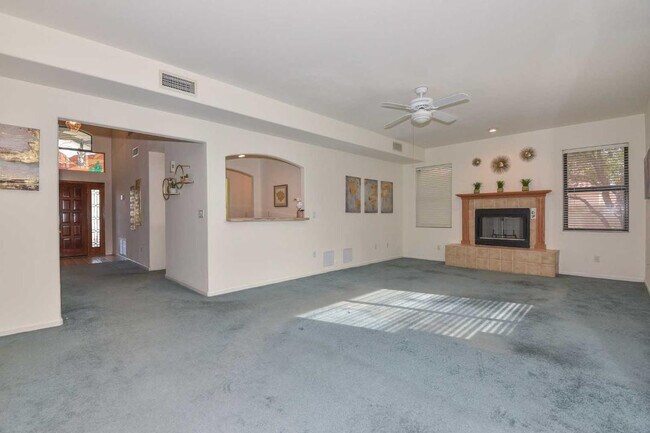 Building Photo - 5413 W Fallen Leaf Ln