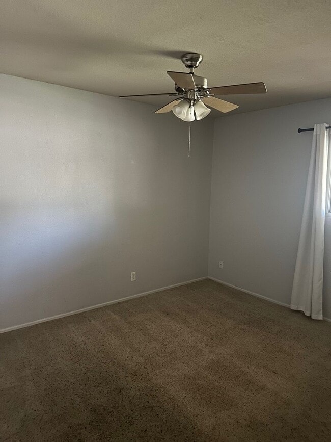 Building Photo - Discover this Charming 2-Bedroom - Tempe -...