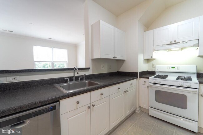 Building Photo - 11391 Aristotle Dr