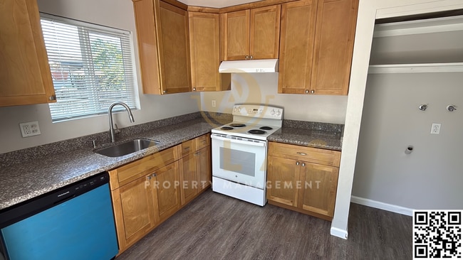 Building Photo - 1542 Camden Ct