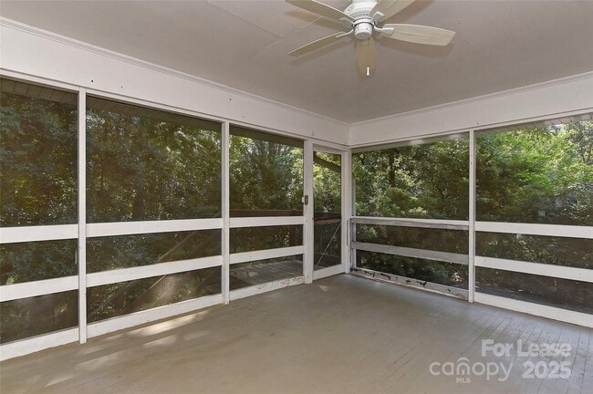 Building Photo - 1215 Sewickley Dr