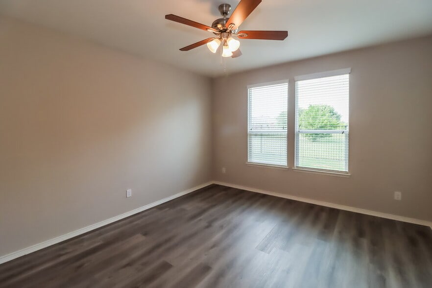 Building Photo - 368 Magma Dr