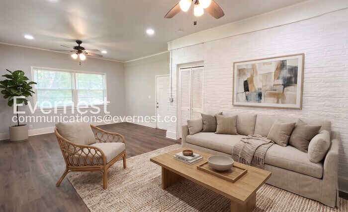 Building Photo - 3250 Cloverwood Dr