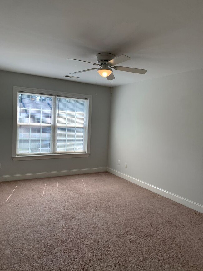 Building Photo - 3 Bedroom 2 Bath Townhome in Pleasant Grov...