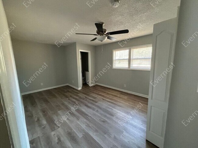 Building Photo - 9307 Feldbank Dr