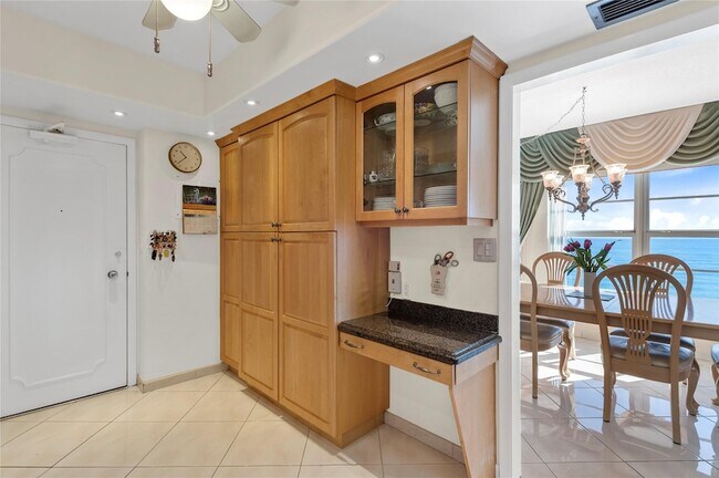 Building Photo - 3850 Galt Ocean Dr