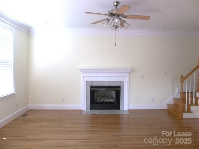 Building Photo - 1830 Hall Ave