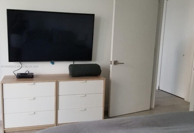 Building Photo - 55 SW 9th St