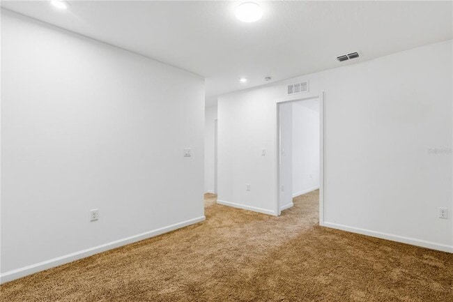 Building Photo - 9844 Walkway Dr