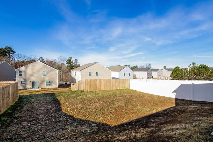 Building Photo - 913 Cassidy Dr
