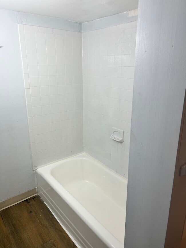 Building Photo - 7604 Wyndale Ave