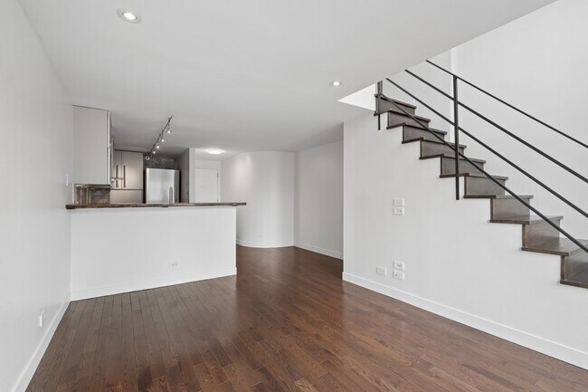 Building Photo - 1221 N Dearborn St