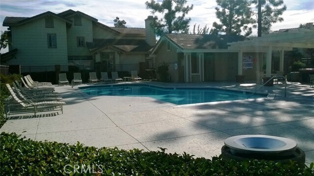 Building Photo - 13516 Apricot St