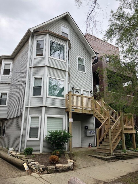 Front Building - 1115 W Newport Ave