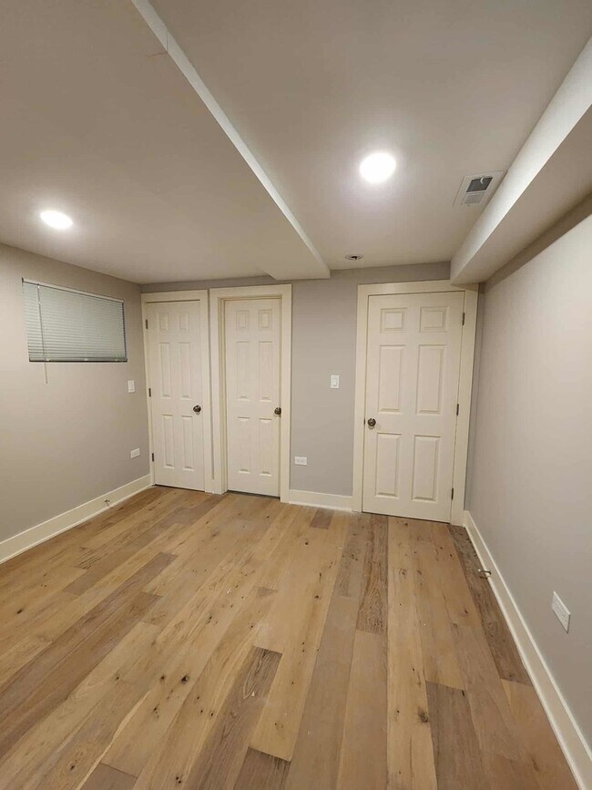 Building Photo - 6321 S Eberhart Ave