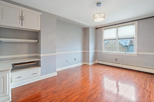 Building Photo - 207 Shearwater Ct W