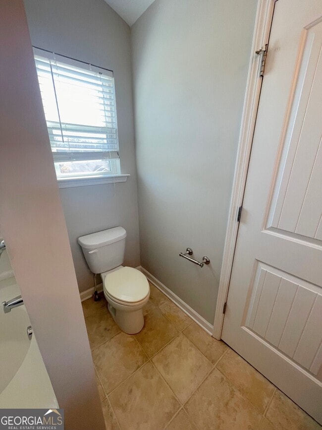 Building Photo - 149 High Point Way