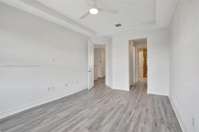 Building Photo - 11549 SW 13th Ct