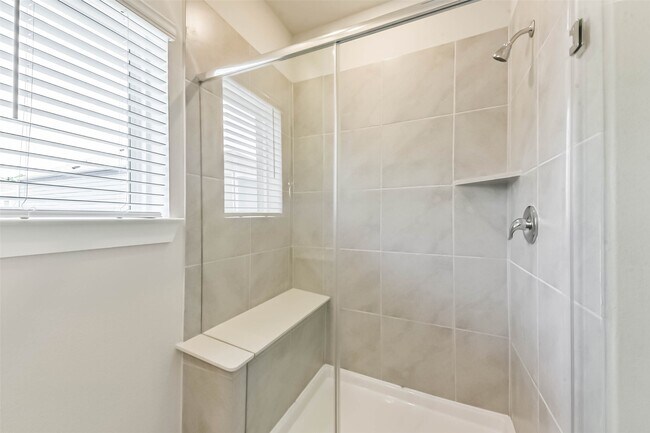 Building Photo - 583 Avisa Dr