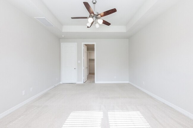 Building Photo - 2119 Stargrass Dr