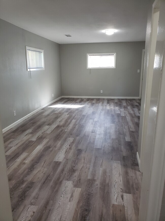 Family room - 226 S Iowa St