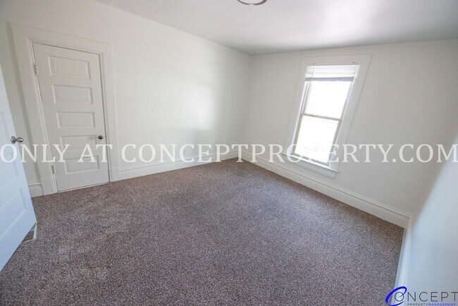 Building Photo - 5000 S Jones Ct