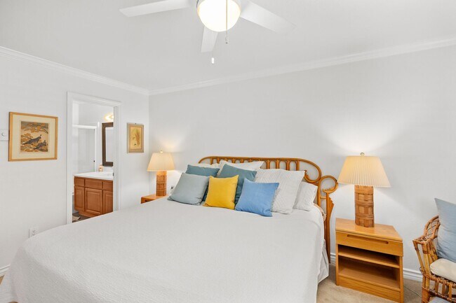 Building Photo - Luxurious 2 Bedroom, 2 Bathroom Condo for Rent