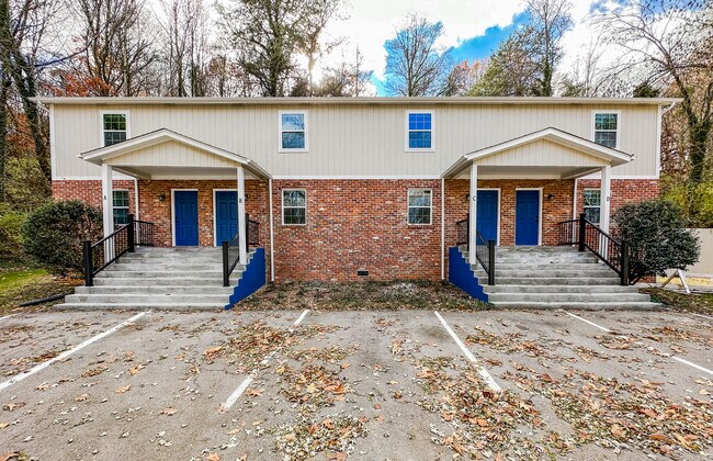 Primary Photo - 809 Teaberry Ln