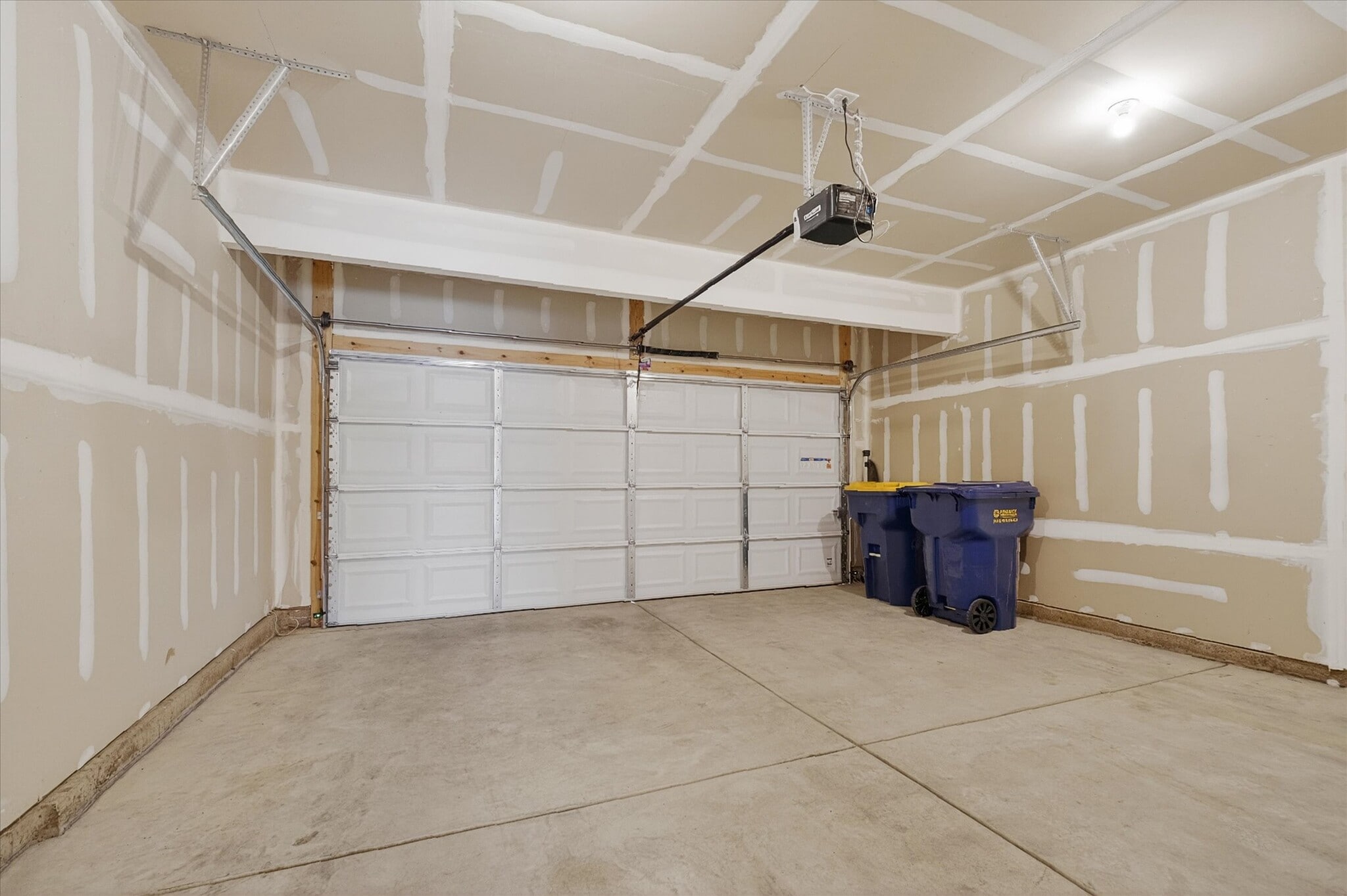 Building Photo - 10942 Haflinger Dr