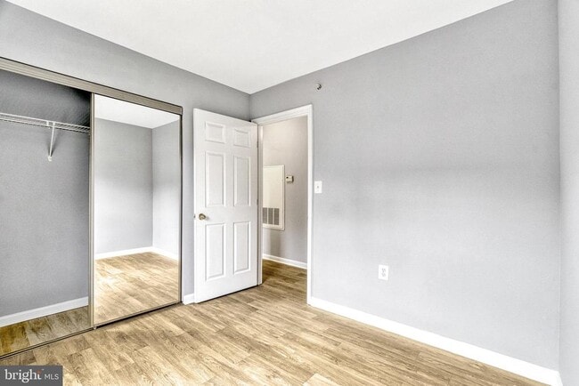 Building Photo - 43585 PATCHING POND Sq