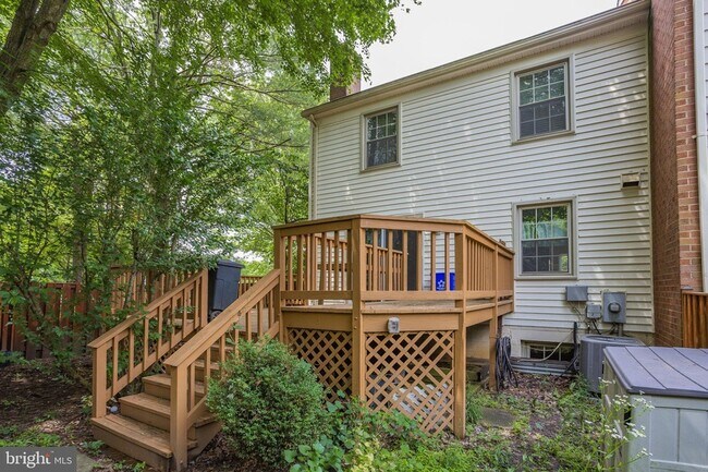 Building Photo - 2937 Village Spring Ln
