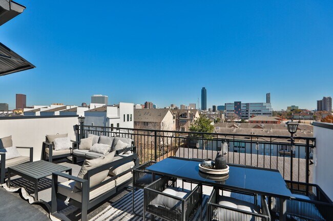 Building Photo - 5704 Fairdale Ln